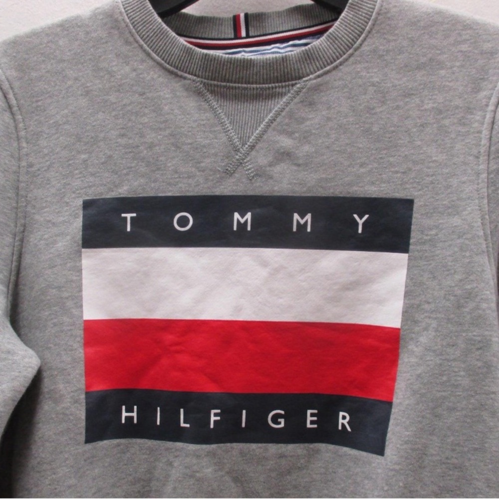 Women’s Tommy Hilfiger Crewneck Size XS - Picture 3 of 5